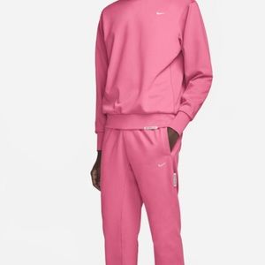 🥷🏿🥷🏿🥷🏿 Nike Men's Standard Issue Dri-FIT Basketball Pants in Pink